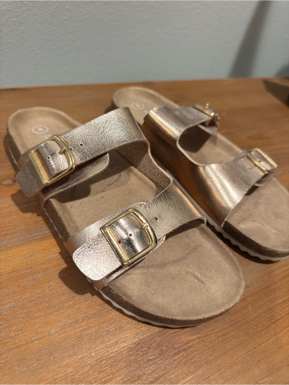 Girls Cat & Jack Sandals Size 4 Birkenstock Style Slip On Metallic